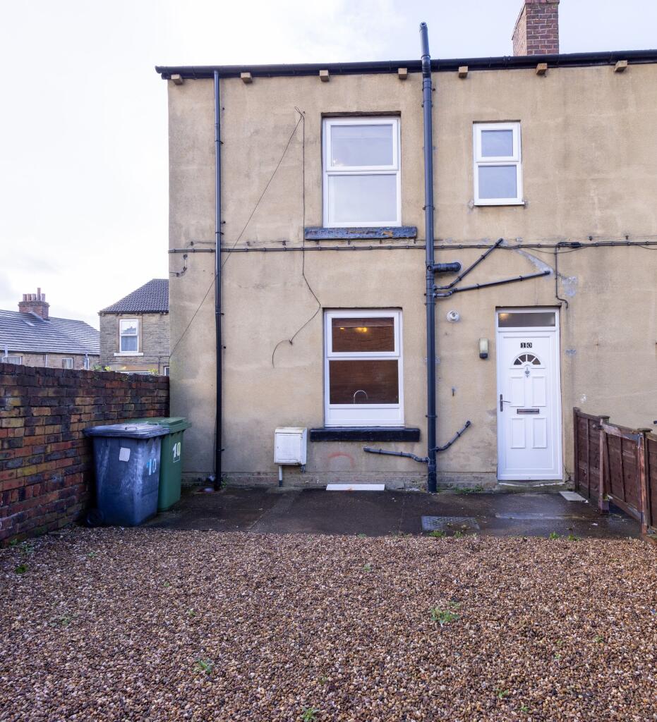 1 bed Mid Terraced House for rent in Batley. From Barford Property - Bradford
