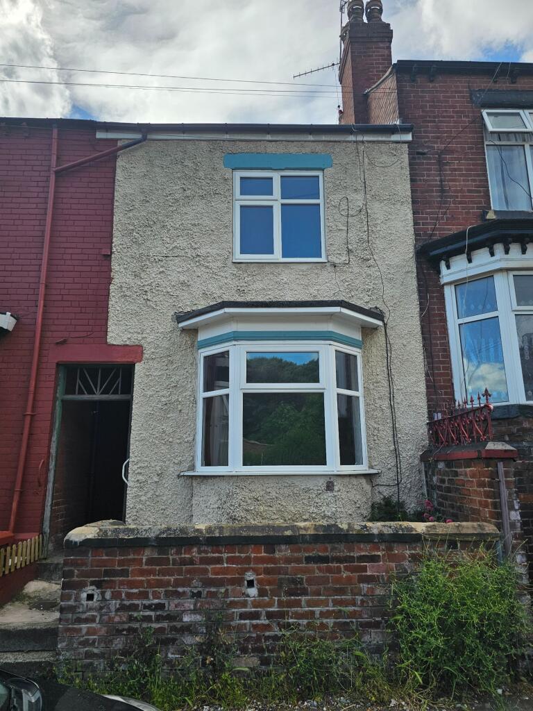 3 bed Mid Terraced House for rent in Ecclesfield. From Barford Property - Bradford