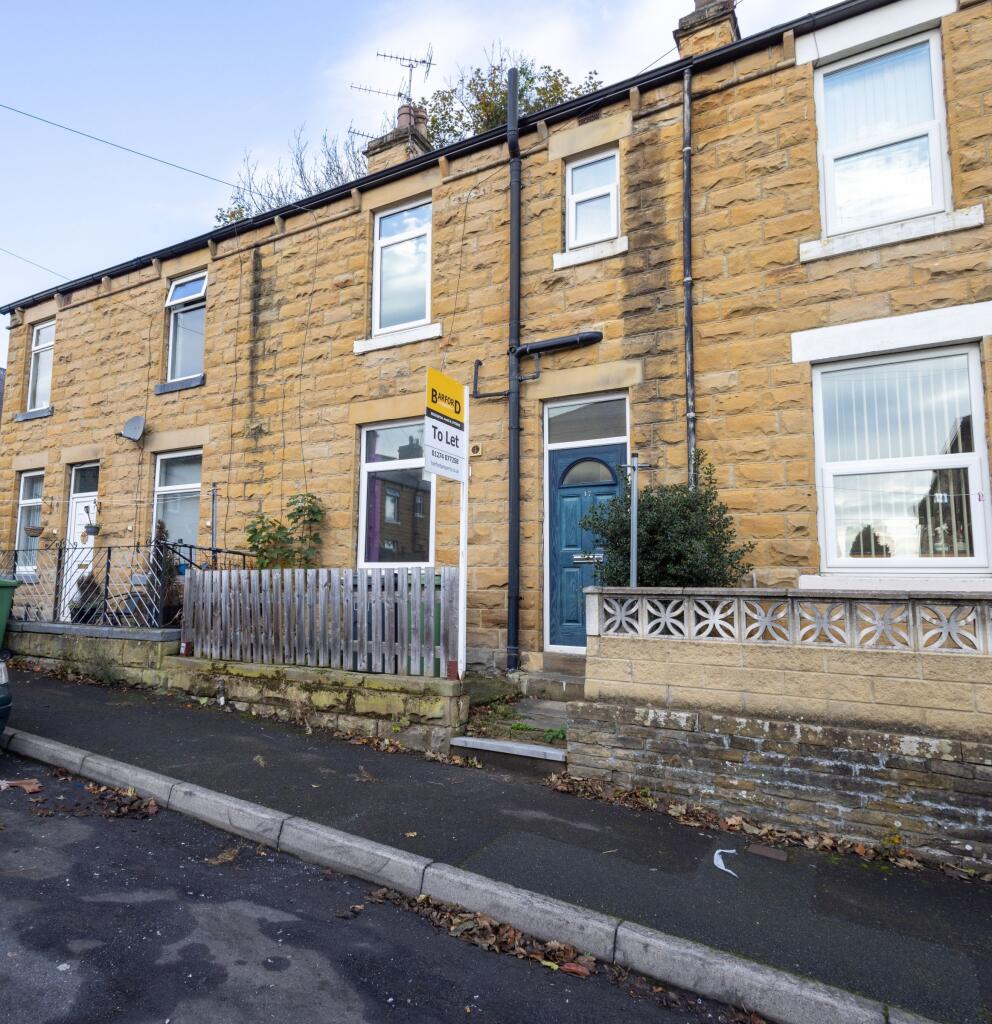 2 bed Mid Terraced House for rent in Batley. From Barford Property - Bradford 2 bed Mid Terraced House for rent in Batley. From Barford Property - Bradford