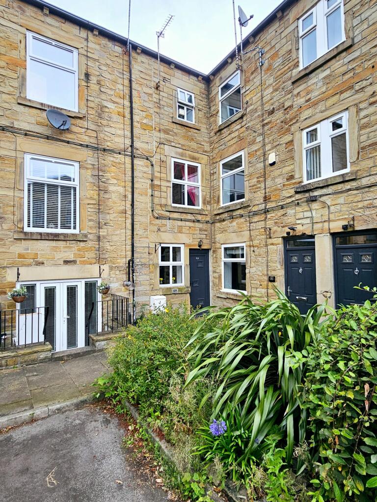 4 bed Mid Terraced House for rent in Gomersal. From Barford Property - Bradford