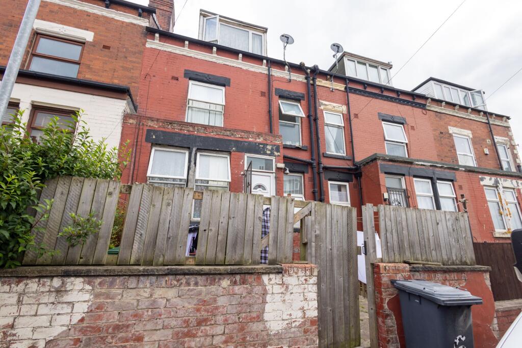 2 bed Mid Terraced House for rent in Leeds. From Barford Property - Bradford 2 bed Mid Terraced House for rent in Leeds. From Barford Property - Bradford