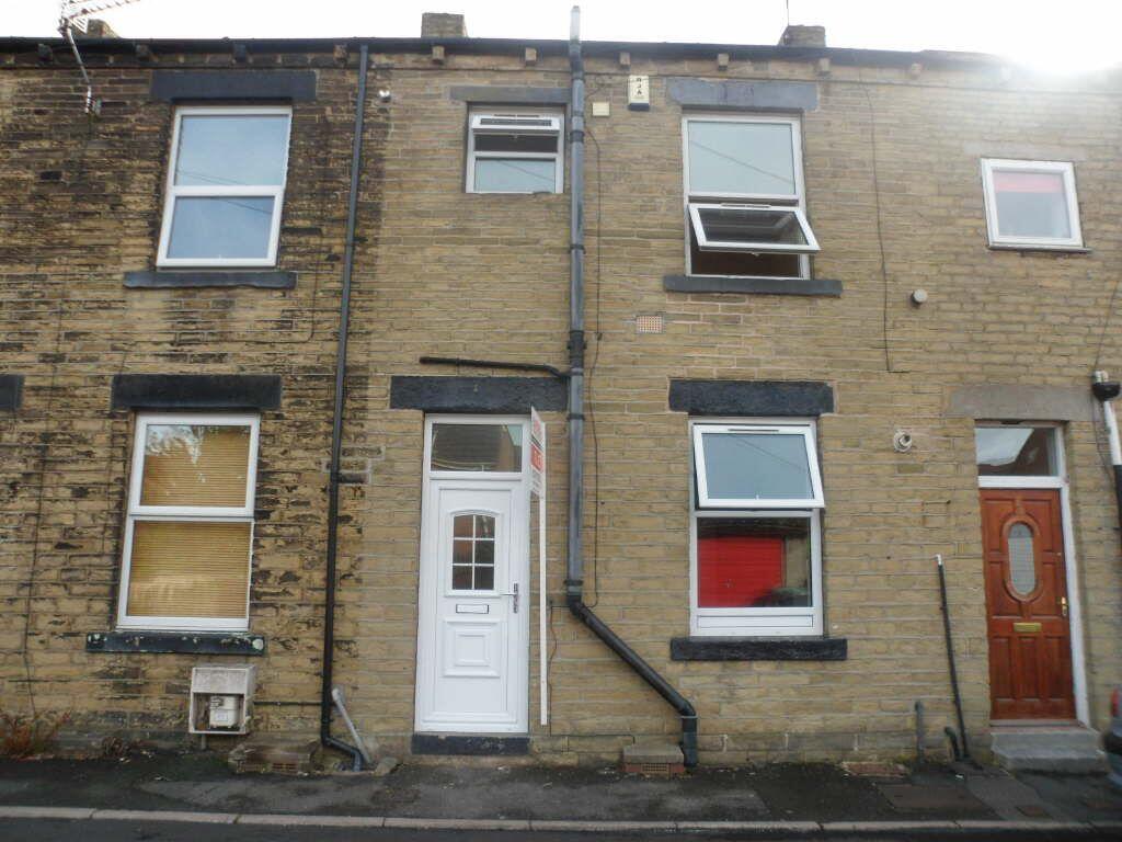 2 bed Mid Terraced House for rent in Batley. From Barford Property - Bradford