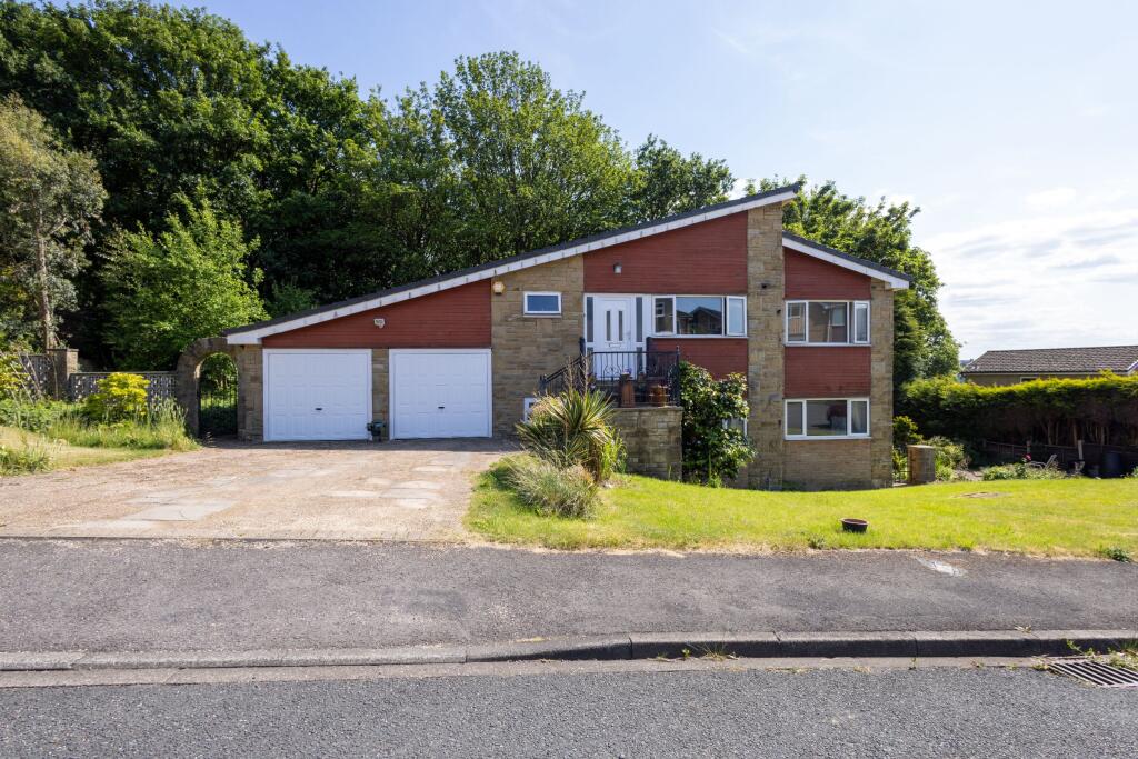 4 bed Detached for rent in Batley. From Barford Property - Bradford 4 bed Detached for rent in Batley. From Barford Property - Bradford