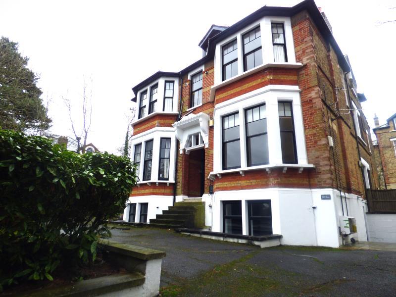 1 bed Apartment for rent in Catford. From Nicholas Ashley Ltd