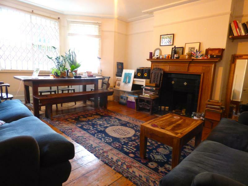 2 bed Flat for rent in Clapham. From Nicholas Ashley Ltd