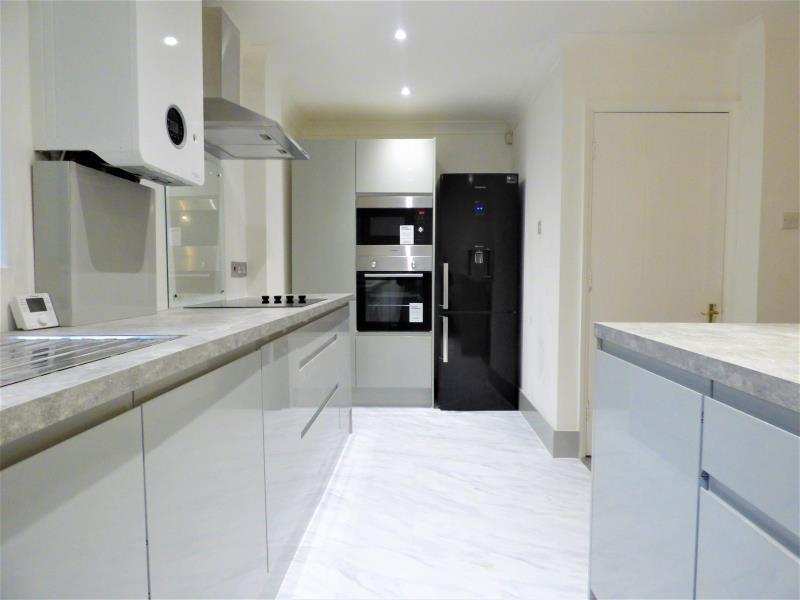 3 bed 1st Floor Flat for rent in Streatham. From Nicholas Ashley - Residential Lettings Specialist
