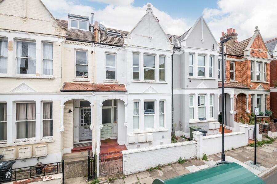 1 bed 1st Floor Flat for rent in Streatham. From Nicholas Ashley - Residential Lettings Specialist