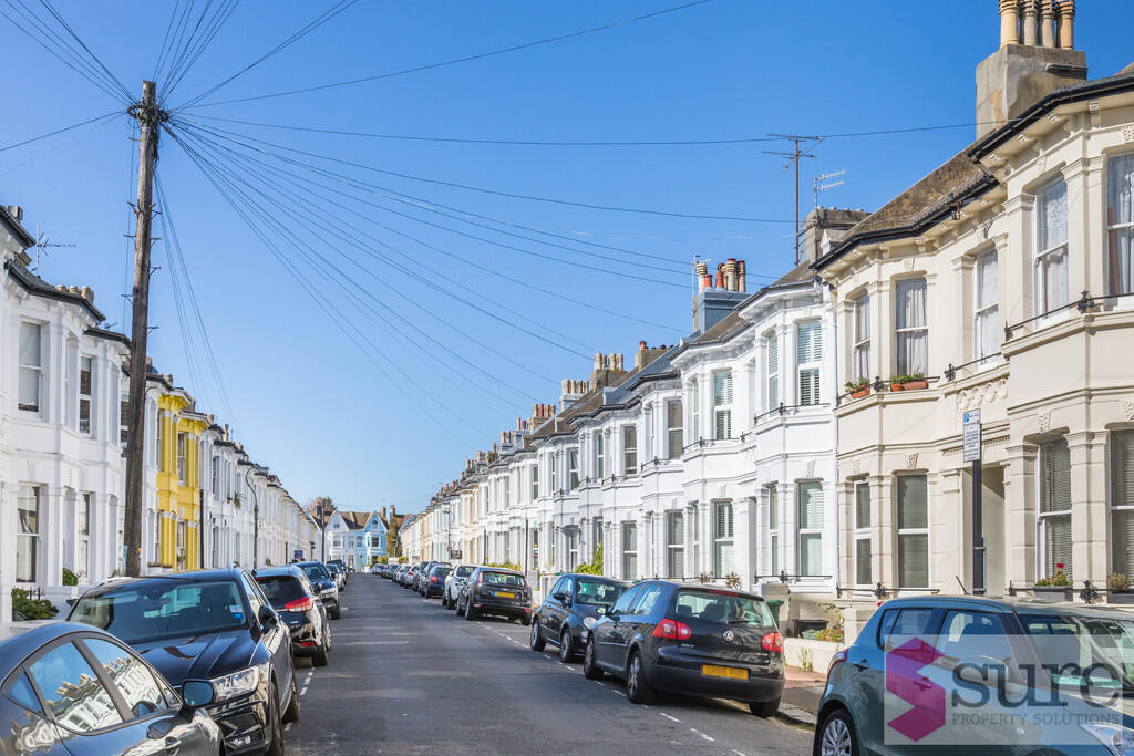4 bed 1st Floor Flat for rent in Brighton and Hove. From Sure Property Solutions Ltd - Brighton