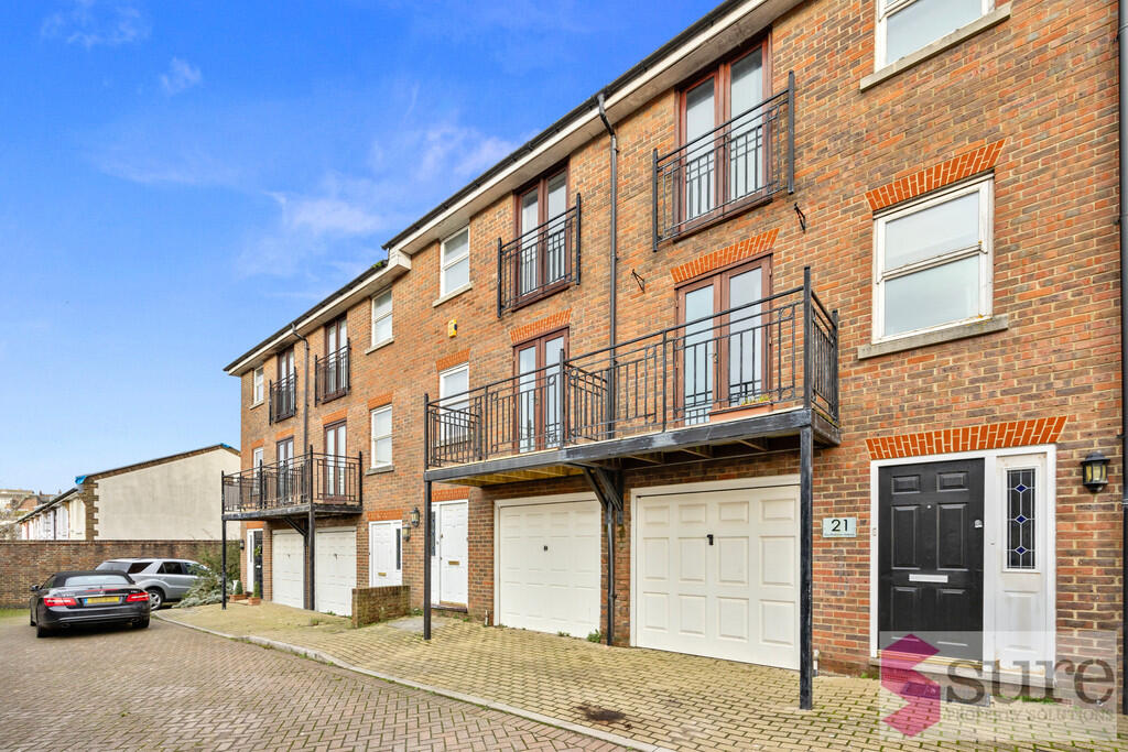 3 bed Town House for rent in Ovingdean. From Sure Property Solutions Ltd - Brighton