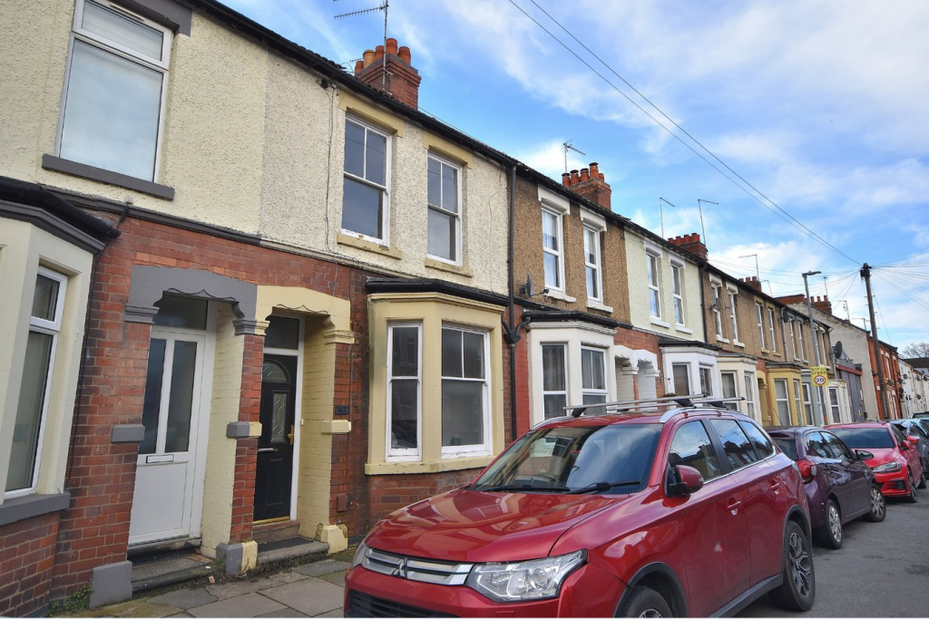 3 bed Mid Terraced House for rent in Collingtree. From Edward Knight Estate Agents - Northampton
