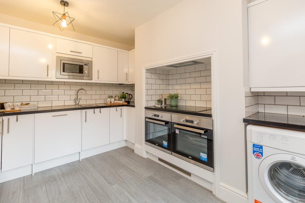 4 bed Studio for rent in Northampton. From Edward Knight Estate Agents - Northampton 4 bed Studio for rent in Northampton. From Edward Knight Estate Agents - Northampton