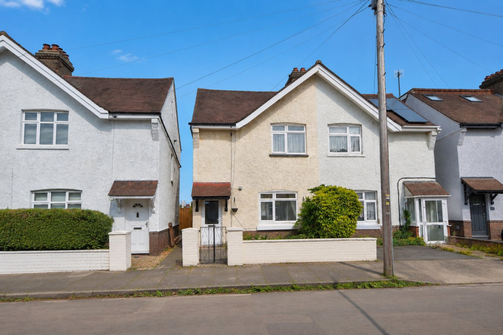 2 bed Semi Detached for rent in Great Houghton. From Edward Knight Estate Agents - Northampton