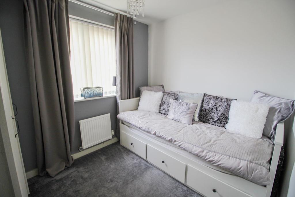 3 bed Semi Detached for rent in Northampton. From Edward Knight Estate Agents - Northampton