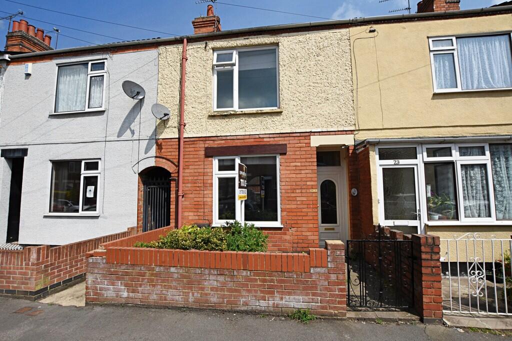 3 bed Mid Terraced House for rent in Rugby. From Edward Knight Estate Agents - Rugby