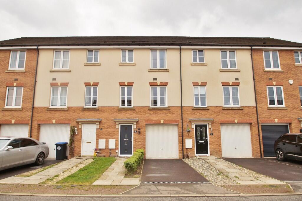 4 bed Mews for rent in Rugby. From Edward Knight Estate Agents - Rugby
