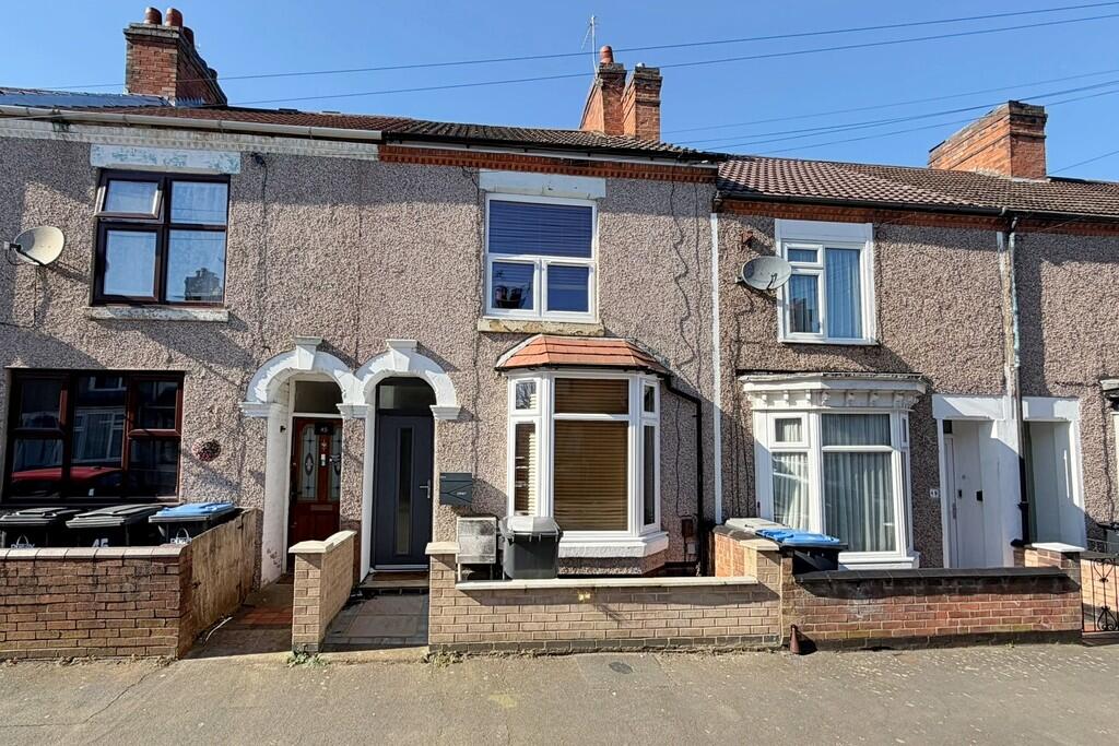 3 bed Mid Terraced House for rent in Rugby. From Edward Knight Estate Agents - Rugby