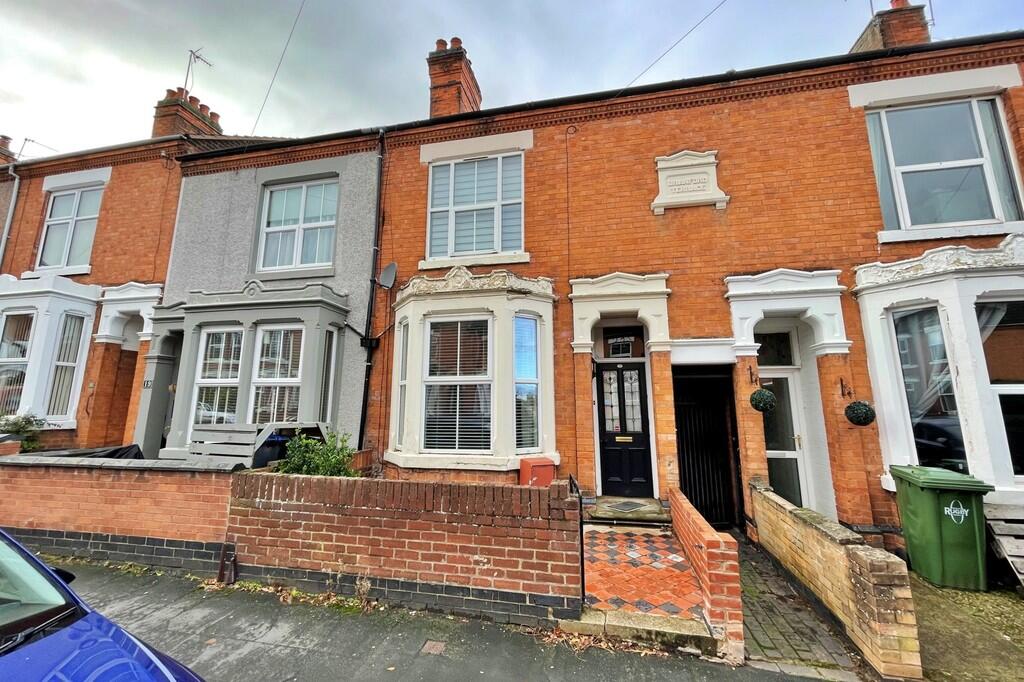 3 bed Mid Terraced House for rent in Rugby. From Edward Knight Estate Agents - Rugby