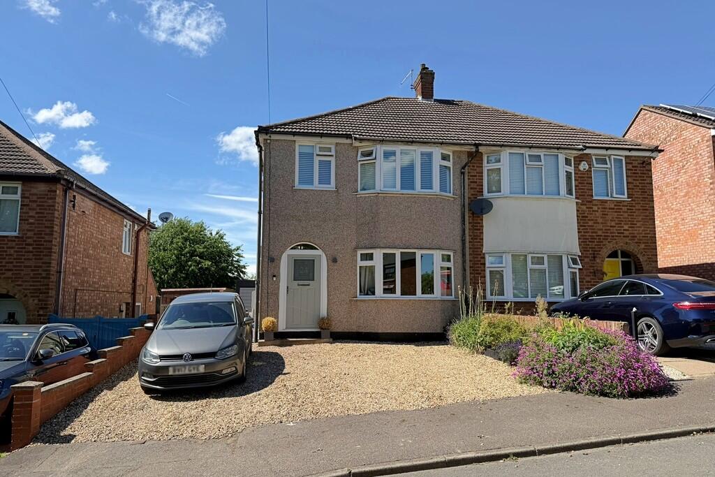 3 bed Semi Detached for rent in Rugby. From Edward Knight Estate Agents - Rugby