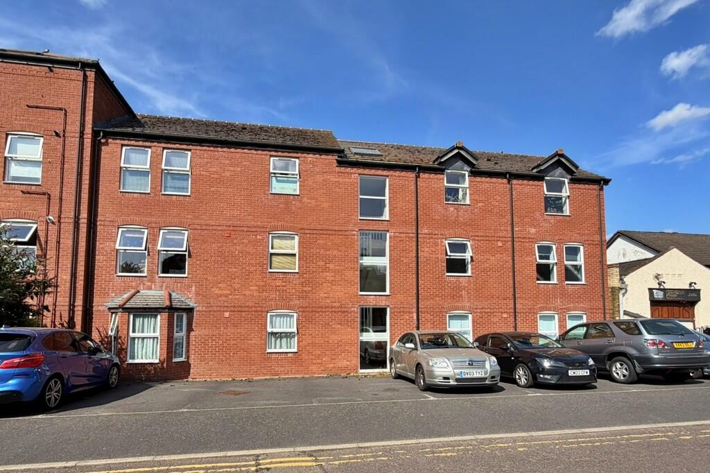 2 bed 1st Floor Flat for rent in Rugby. From Edward Knight Estate Agents - Rugby