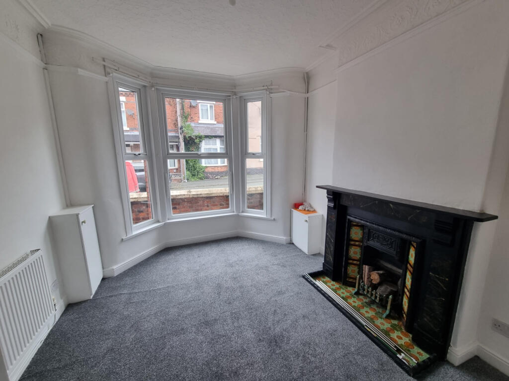 3 bed Mid Terraced House for rent in Coppenhall Moss. From Eazy Lett - Crewe