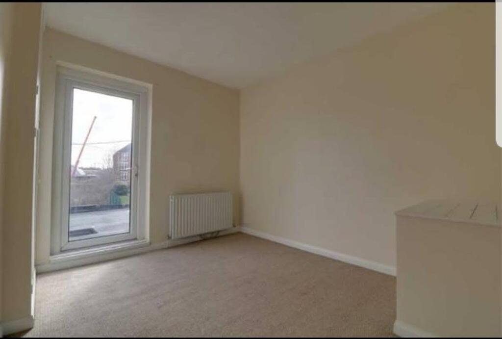 2 bed Mid Terraced House for rent in Coppenhall Moss. From Eazy Lett - Crewe