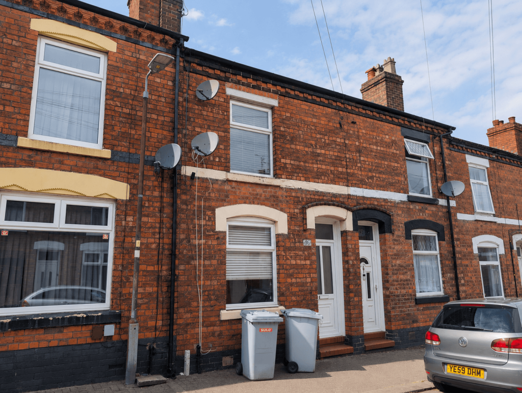2 bed Mid Terraced House for rent in Coppenhall Moss. From Eazy Lett - Crewe