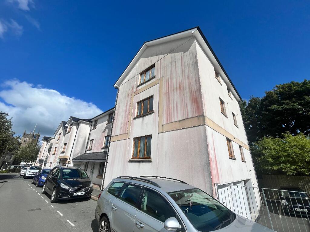 2 bed 1st Floor Flat for rent in Okehampton. From Godfrey Short & Squire - Okehampton