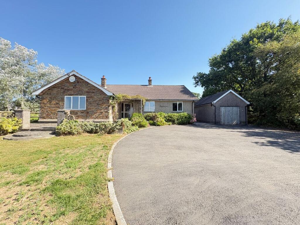 2 bed Bungalow for rent in Highampton. From Godfrey Short & Squire - Okehampton