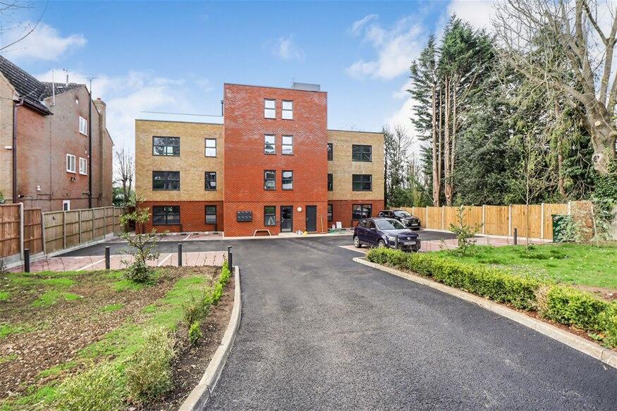 2 bed 1st Floor Flat for rent in Harpenden. From Allsopp Estate Agents - Harpenden