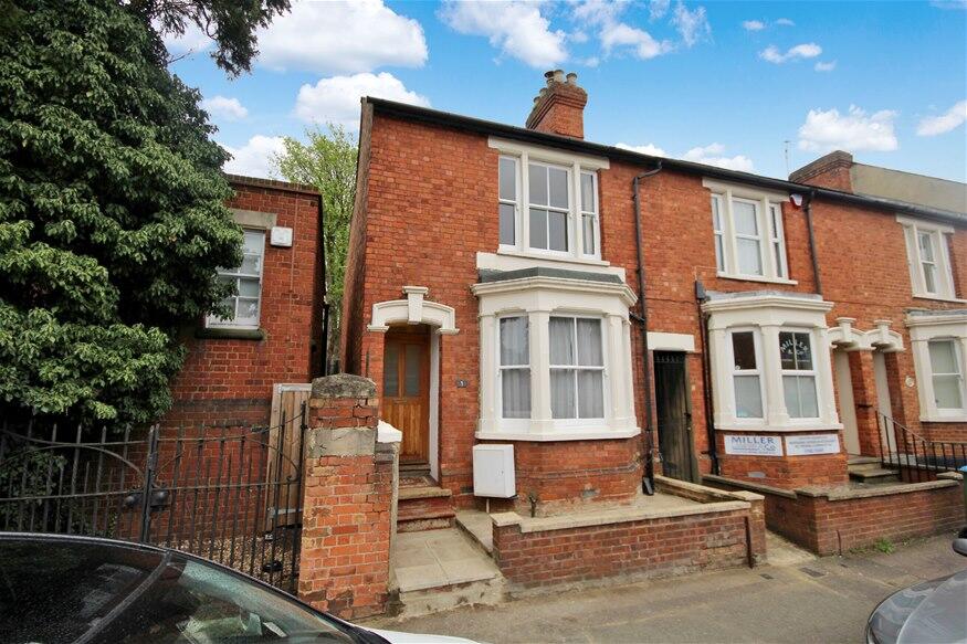 3 bed Mid Terraced House for rent in Harpenden. From Allsopp Estate Agents - Harpenden