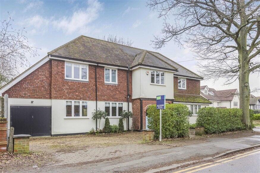 5 bed Detached for rent in Harpenden. From Allsopp Estate Agents - Harpenden