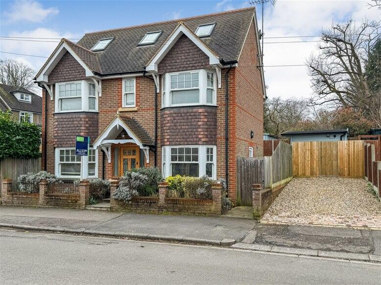 3 bed Detached for rent in Harpenden. From Allsopp Estate Agents - Harpenden