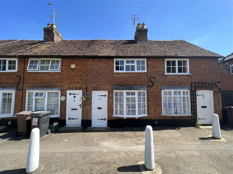1 bed Mid Terraced House for rent in Redbourn. From Allsopp Estate Agents - Harpenden