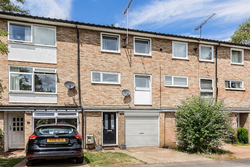 3 bed Mid Terraced House for rent in Harpenden. From Allsopp Estate Agents - Harpenden