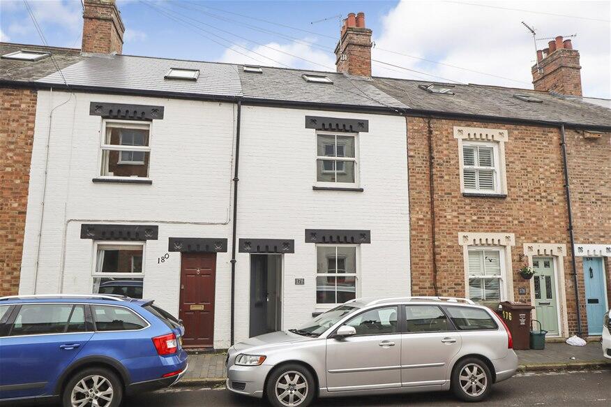 3 bed Mid Terraced House for rent in St Albans. From Allsopp Estate Agents - Harpenden