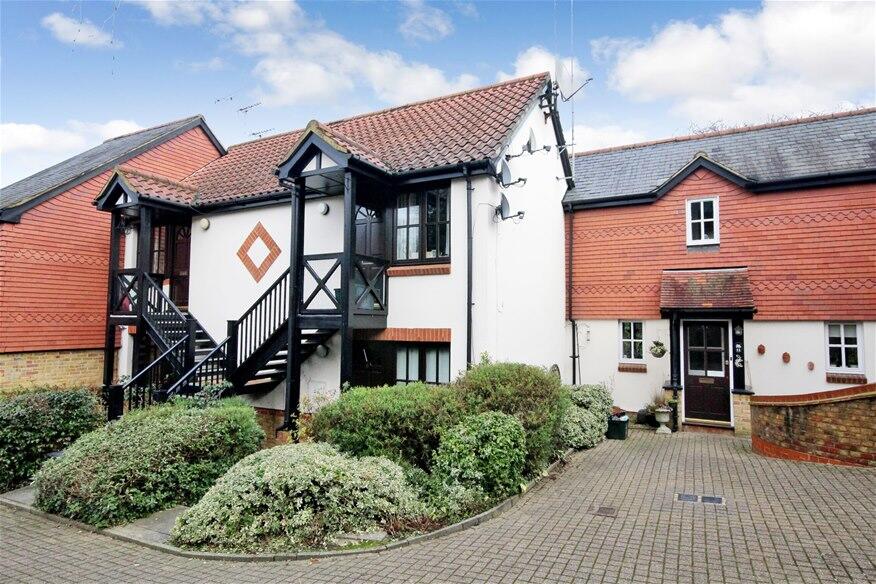4 bed Studio for rent in Harpenden. From Allsopp Estate Agents - Harpenden
