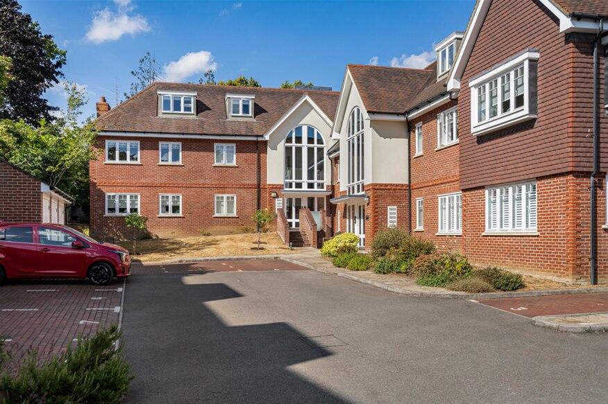 2 bed 1st Floor Flat for rent in Harpenden. From Allsopp Estate Agents - Harpenden 2 bed 1st Floor Flat for rent in Harpenden. From Allsopp Estate Agents - Harpenden