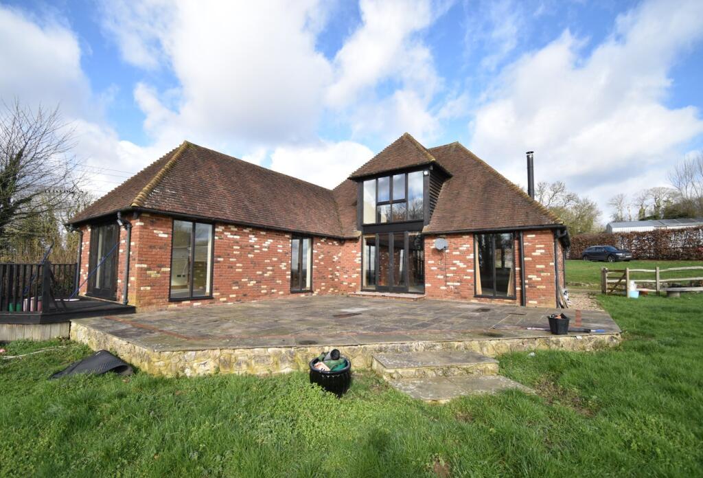 4 bed Barn for rent in Maidstone. From Philip Jarvis Estate Agents - Lenham