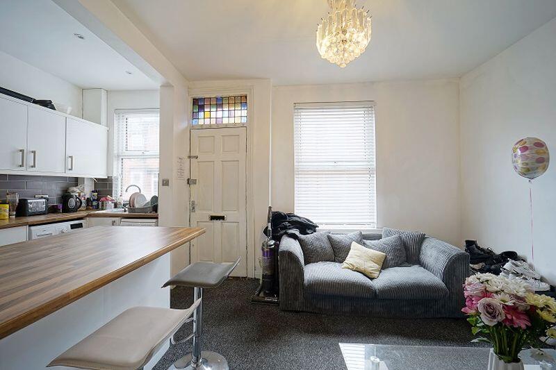 3 bed End of Terrace for rent in Leeds. From Castlehill - Headingley 3 bed End of Terrace for rent in Leeds. From Castlehill - Headingley