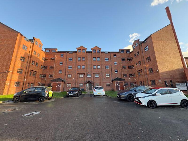 3 bed 1st Floor Flat for rent in Leeds. From Castlehill - Headingley