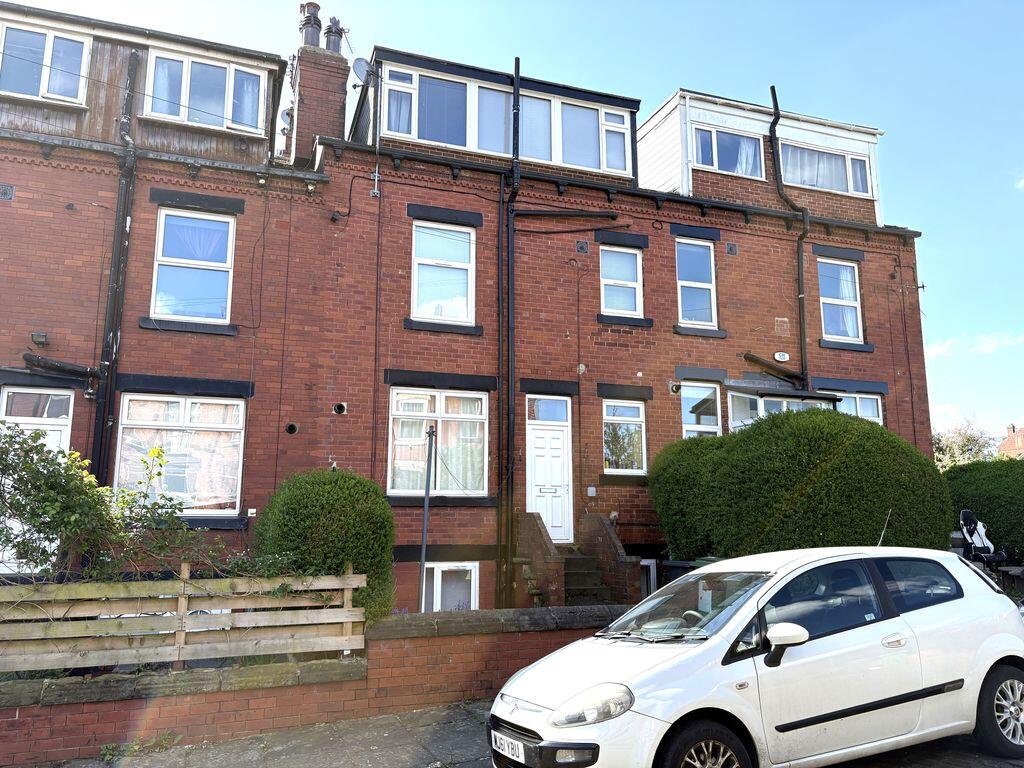 3 bed Mid Terraced House for rent in Leeds. From Castlehill - Headingley
