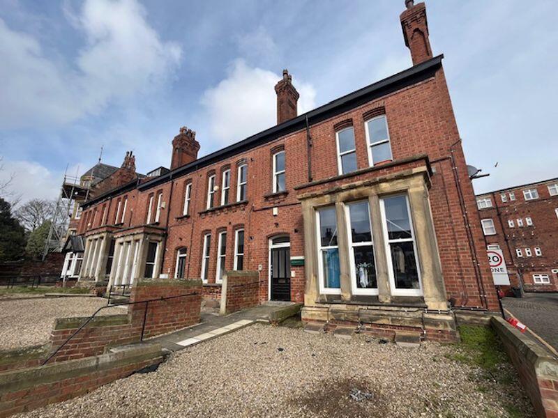 4 bed Apartment for rent in Leeds. From Castlehill - Headingley