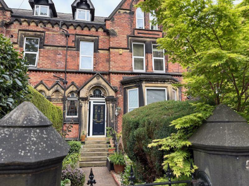1 bed Mid Terraced House for rent in Leeds. From Castlehill - Headingley 1 bed Mid Terraced House for rent in Leeds. From Castlehill - Headingley