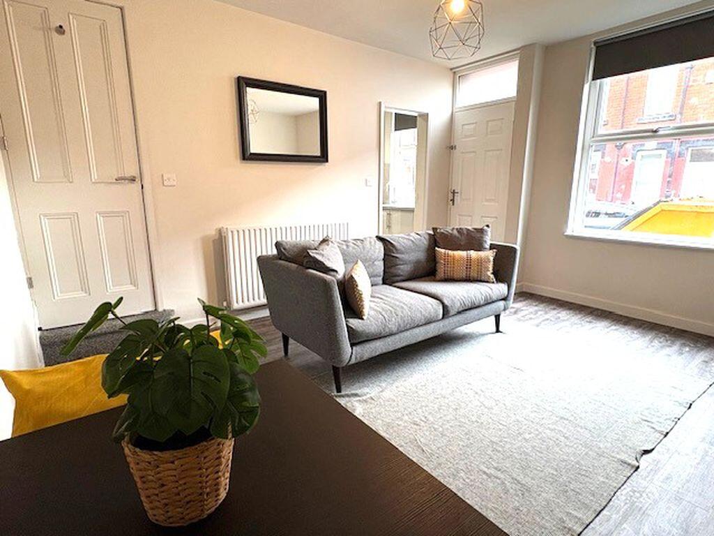 2 bed End of Terrace for rent in Leeds. From Castlehill - Headingley 2 bed End of Terrace for rent in Leeds. From Castlehill - Headingley