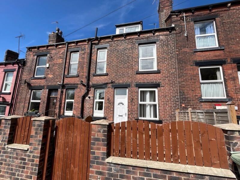 2 bed Mid Terraced House for rent in Leeds. From Castlehill - Headingley 2 bed Mid Terraced House for rent in Leeds. From Castlehill - Headingley