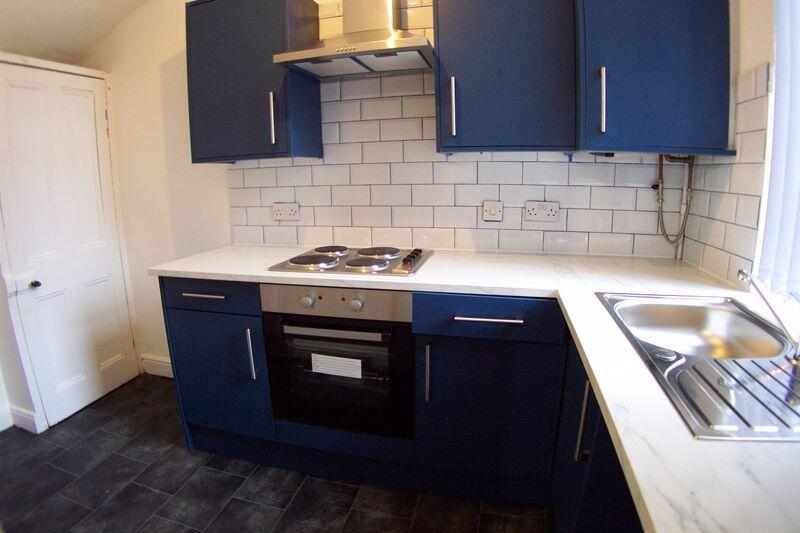 2 bed Mid Terraced House for rent in Troydale. From Castlehill - Headingley 2 bed Mid Terraced House for rent in Troydale. From Castlehill - Headingley