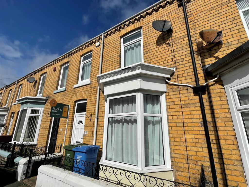 2 bed Mid Terraced House for rent in Irton. From Ellis Hay - Scarborough 2 bed Mid Terraced House for rent in Irton. From Ellis Hay - Scarborough