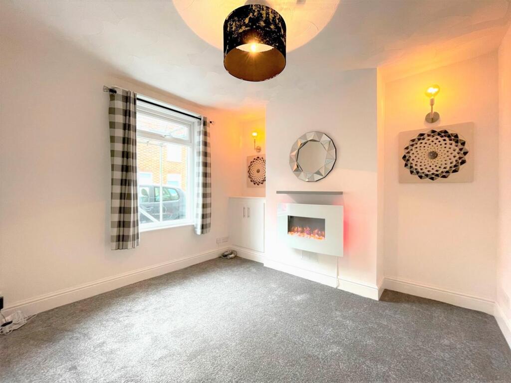 4 bed Mid Terraced House for rent in Scarborough. From Ellis Hay - Scarborough 4 bed Mid Terraced House for rent in Scarborough. From Ellis Hay - Scarborough