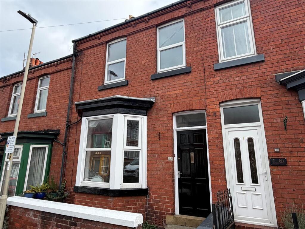 2 bed Mid Terraced House for rent in Scarborough. From Ellis Hay - Scarborough