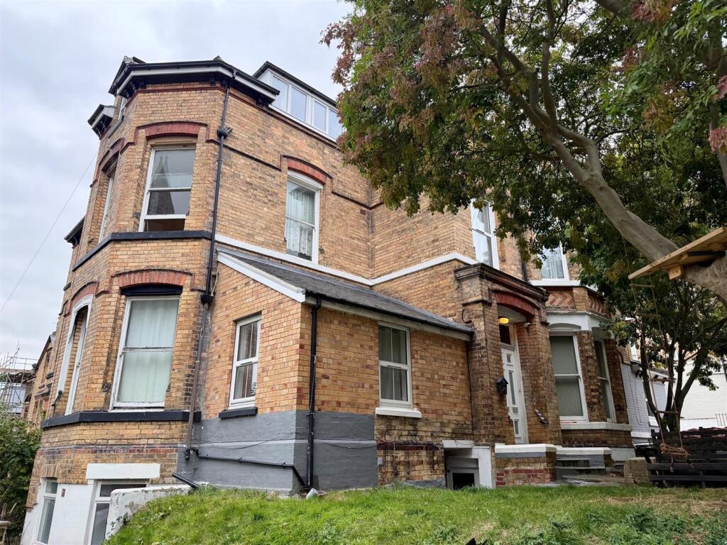 1 bed Block for rent in Scarborough. From Ellis Hay - Scarborough 1 bed Block for rent in Scarborough. From Ellis Hay - Scarborough
